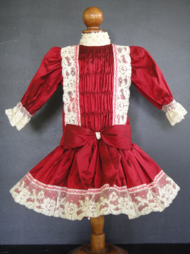 Robe Soie Et Dentelle Pour Poupée 32-34 Cm – Georgette Bravot France – Neuve