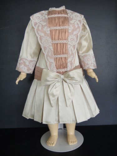 Jolie Robe Pour Poupée Ancienne, Occasion, à Découvrir