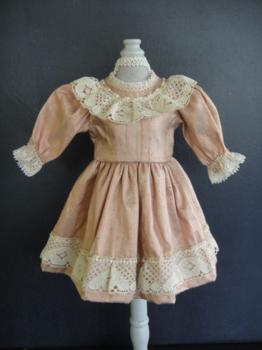 Patron PDF robe, ceinture et fichu au crochet pour poupée Ma Corolle