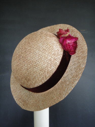 Chapeau Rose Pour Poupée – Soie Et Dentelles – Tour De Tête 36-41 Cm – France