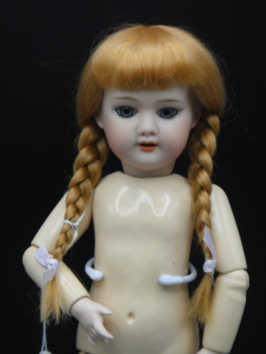 Perruque Mohair Blond Vénitien 25.5 Cm – Poupée Ancienne Ou Moderne – Georgette Bravot