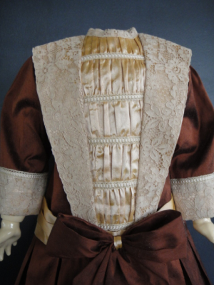 Robe De Poupée Ancienne | Vêtement Pour Poupée De Collection