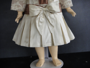 Jolie Robe Pour Poupée Ancienne, Occasion, à Découvrir