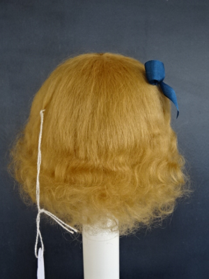 PERRUQUE blond venitien en mohair pour poupée ancienne ou moderne - 25.5 cm