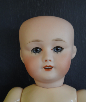 France-SFBJ- Poupée tête porcelaine marquée SFBJ 301 - 9  datée 25