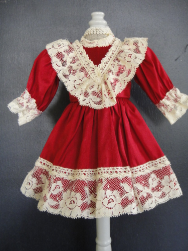 Astrid Robe en soie rose, smocks et broderie