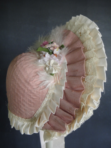 Chapeau-bonnet paille vert avec lacets plume pour poupées an 23