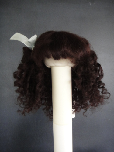 Perruque brune taille 4 (24 cm -9.45