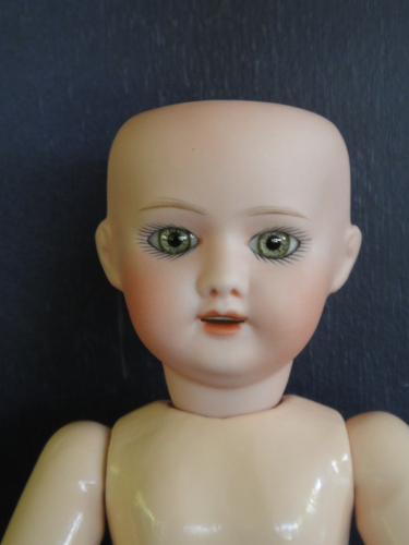 Tête De Poupée En Porcelaine Reproduction – BLEUETTE SFBJ301 – Yeux Bleus – 24 Cm