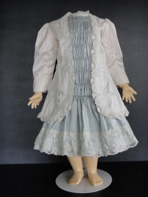 ROBE POUR POUPÉE Ancienne EUR 85,00 - FR