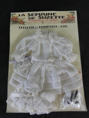 ROBE en soie bordeaux pour poupée ancienne ou moderne 27 cm Bleuette